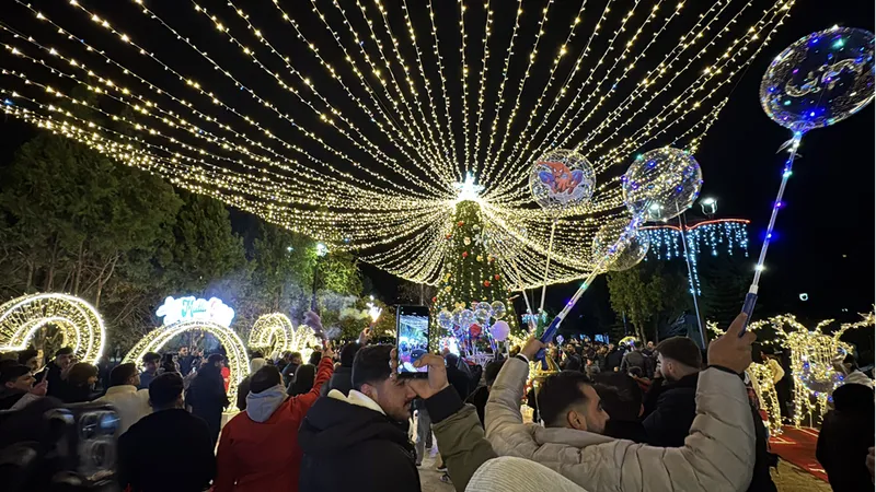Adana ve Mersin'de yeni yıl kutlandı