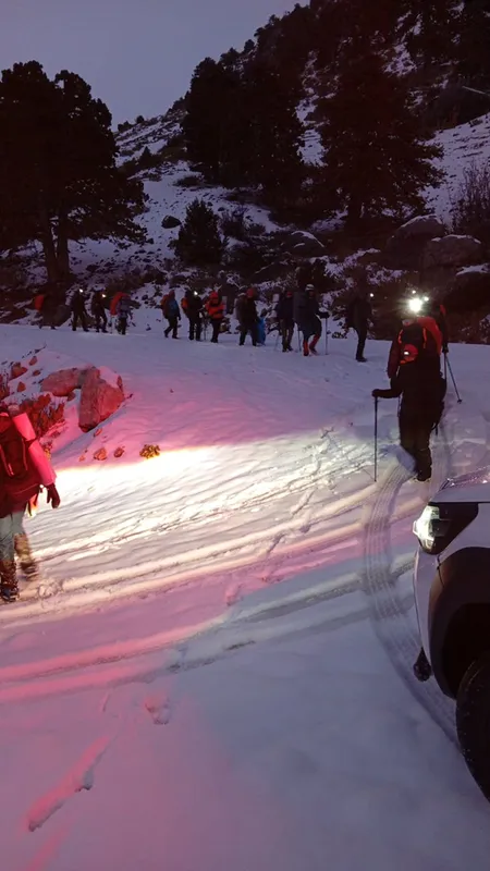 Antalya'da dağda mahsur kalan 24 kişi kurtarıldı