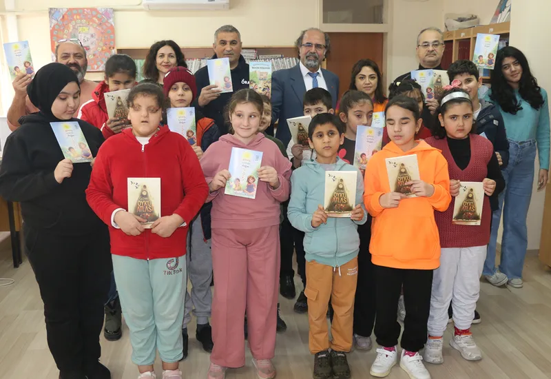 Görme engelli öğrencilerin Braille alfabesiyle yazdığı öykü ve şiirler kitaplaştırıldı