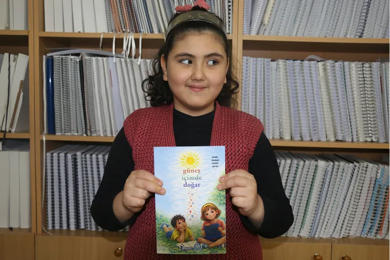 Görme engelli öğrencilerin Braille alfabesiyle yazdığı öykü ve şiirler kitaplaştırıldı