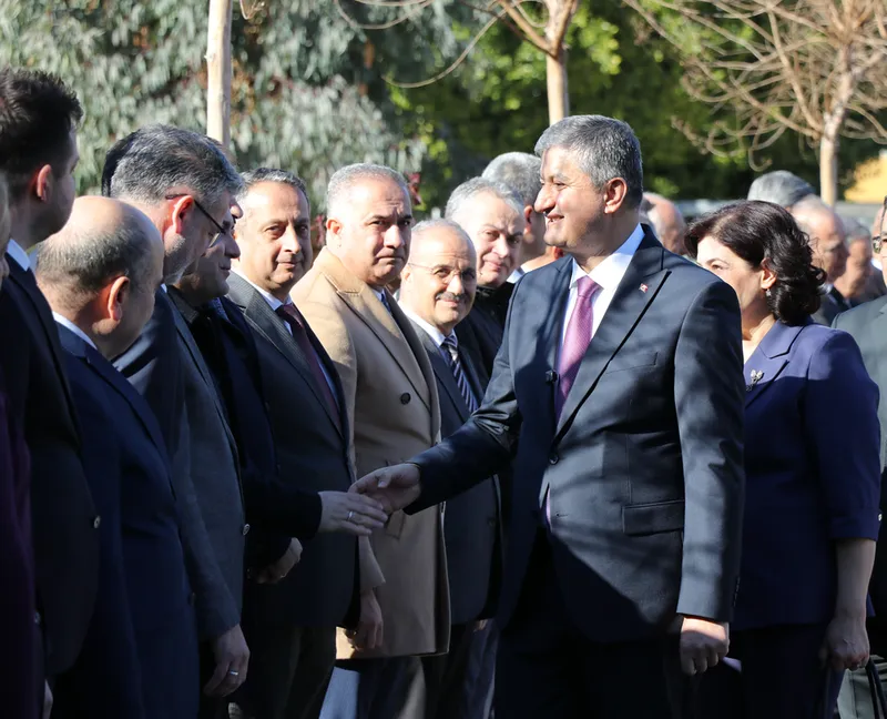 Adana Valisi Mustafa Yavuz görevine başladı: