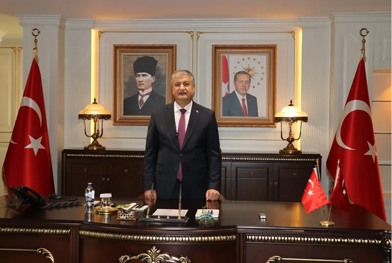 Adana Valisi Mustafa Yavuz görevine başladı: