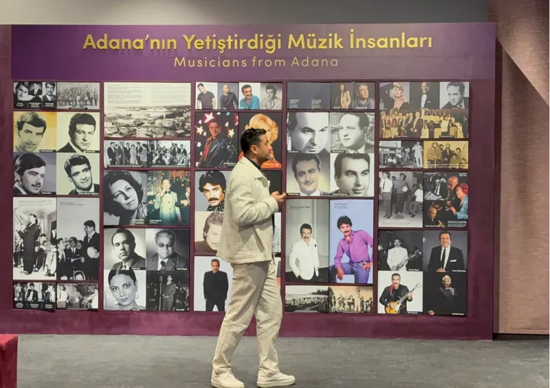 Sanatçı Ferdi Tayfur vefatının birinci yılında Adana'da anıldı