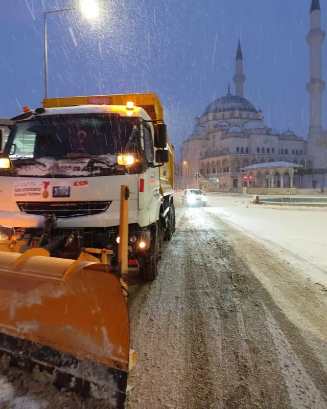 Kahramanmaraş'ta kar nedeniyle 191 mahalleye ulaşım sağlanamıyor