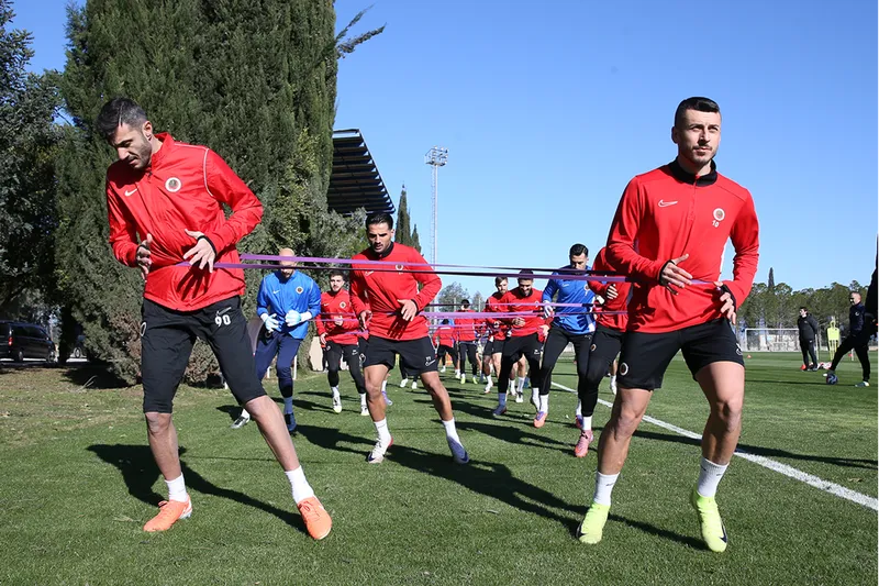 Gençlerbirliği, ligin ikinci yarısının hazırlıklarına Antalya'daki kampta başladı