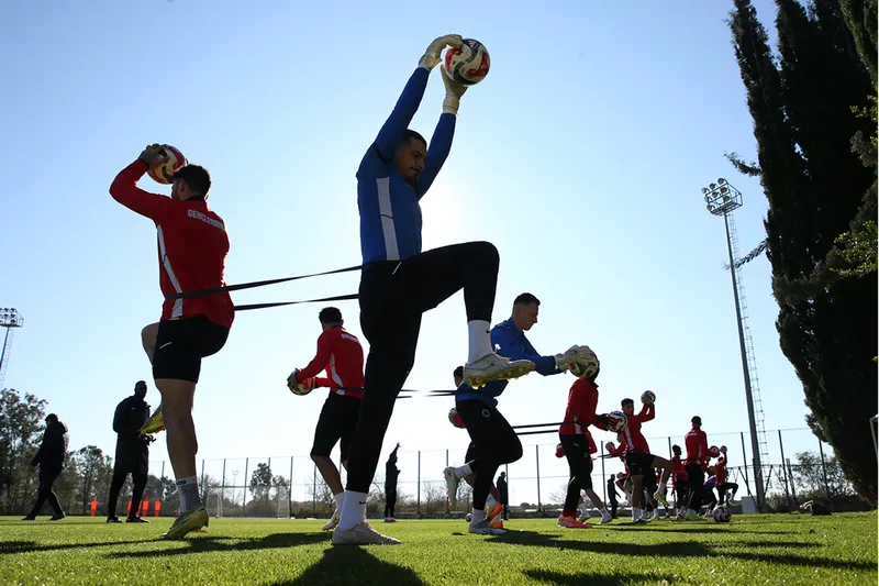 Gençlerbirliği, ligin ikinci yarısının hazırlıklarına Antalya'daki kampta başladı