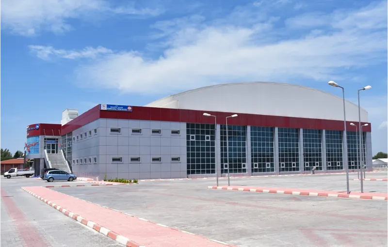 Osmaniye'de bakıma alınan tam olimpik yüzme havuzu yeniden hizmete açıldı