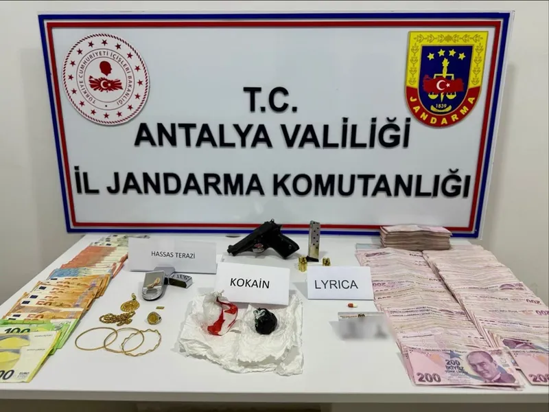 Antalya'da uyuşturucu operasyonunda 2 kişi yakalandı