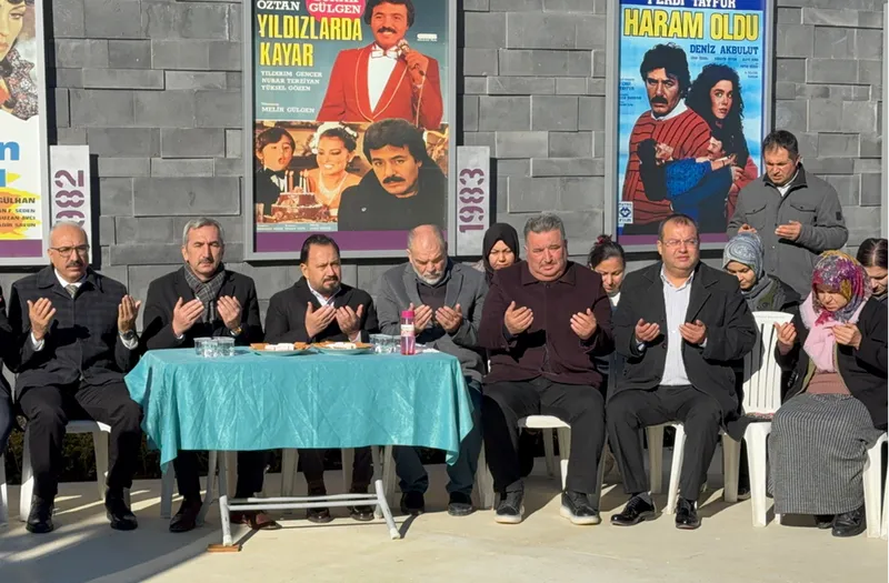 Sanatçı Ferdi Tayfur vefatının birinci yılında Adana'da anıldı