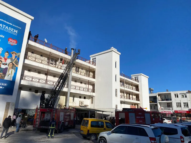 Aksu'da bir restoranın bacasında çıkan yangın söndürüldü