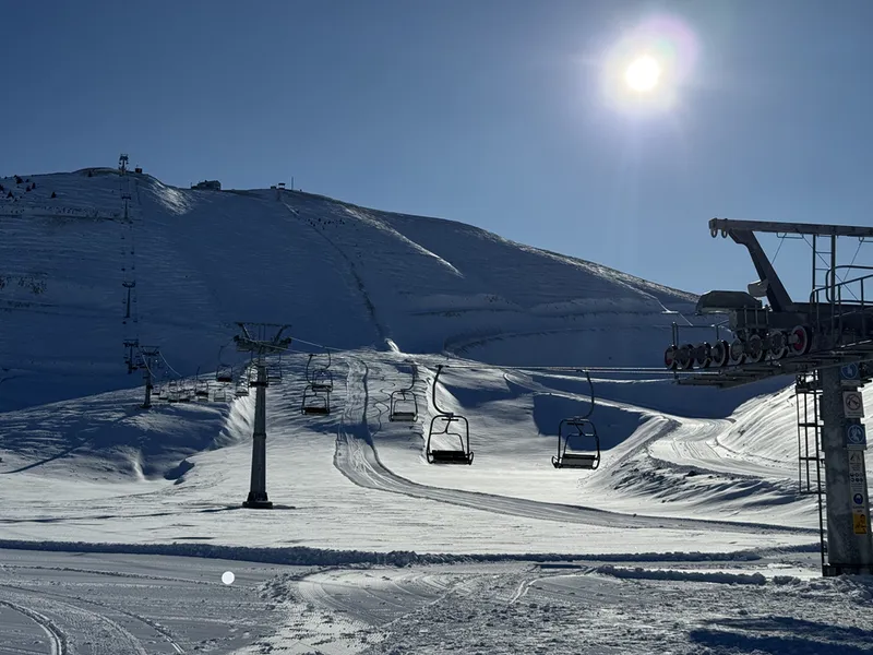 Yedikuyular Kayak Merkezi'nde kar kalınlığı 70 santimetreye ulaştı