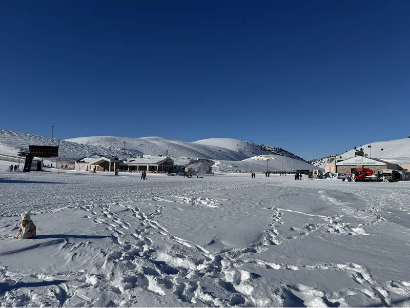 Yedikuyular Kayak Merkezi misafirlerini ağırlamaya başladı