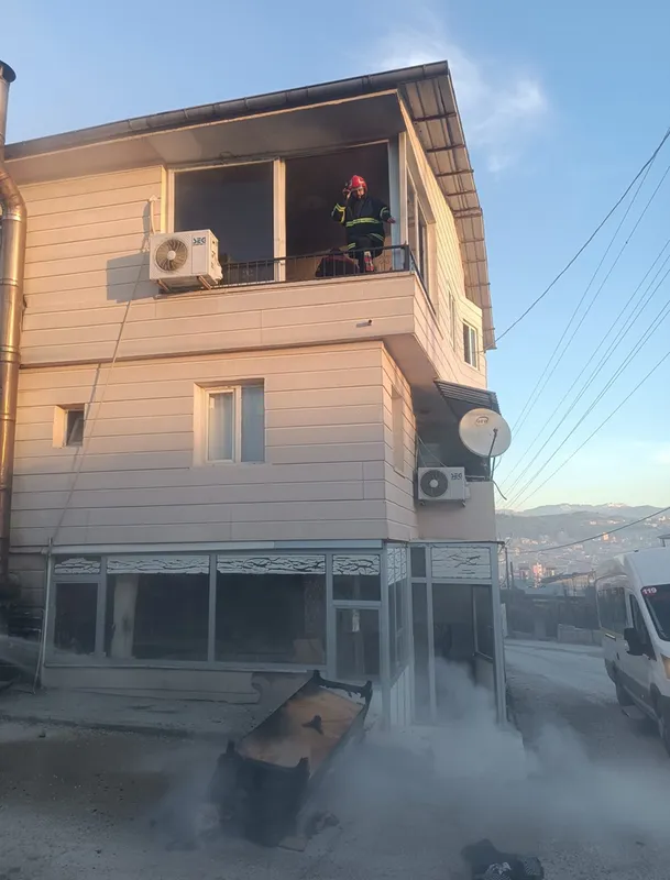 Osmaniye'de evde çıkan yangın söndürüldü