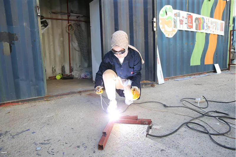 Depremde iş yeri yıkılan kadın girişimcinin yüzü yeni atölyeyle güldü 