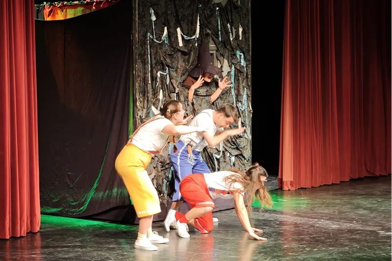 Kepez Kent Tiyatrosu, 2026 yılının ilk çocuk oyununu sahneledi