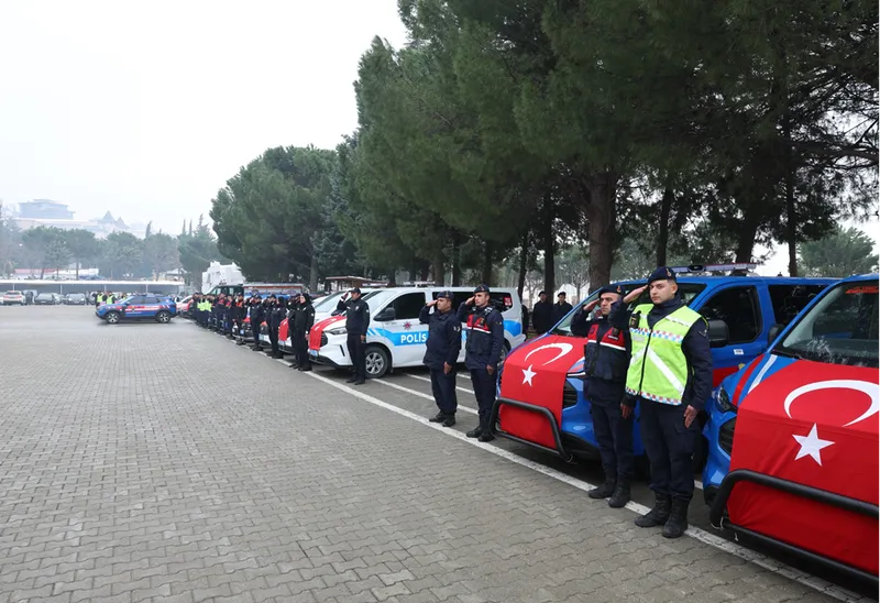 Kahramanmaraş’ta jandarmaya ve emniyete tahsis edilen 88 araç hizmete alındı