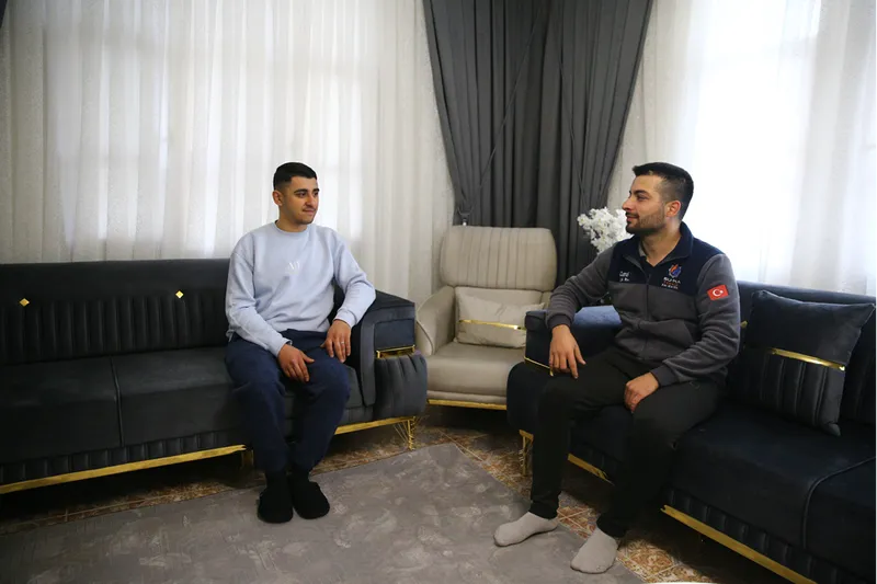 Adana'da düğünde gelin ve damada takı yerine klima hediye edildi