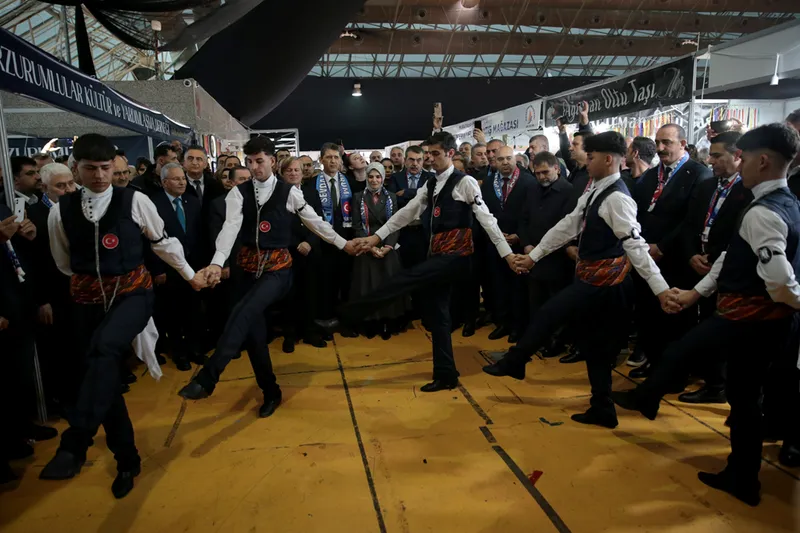 Bakanlar Tekin ve Göktaş, Antalya'da "Erzurum Tanıtım Günleri"nin açılışına katıldı 