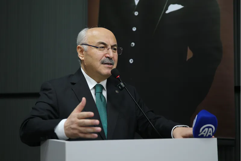 Adana'da 2 bin 968 çiftçiye yağlık ayçiçeği tohumu dağıtıldı