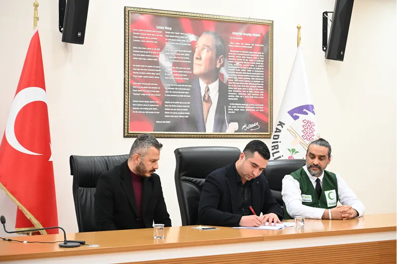 Osmaniye'de Yeşilay ile Kadirli Belediyesi arasında işbirliği protokolü imzalandı
