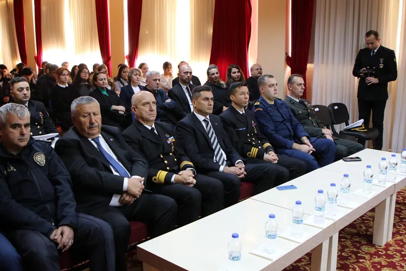 Kaş'ta Topçu Yüzbaşı Mustafa Ertuğrul Aker anıldı