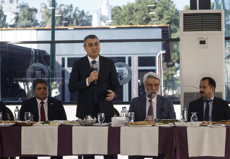 Mersin Valisi Atilla Toros, gazetecilerle buluştu