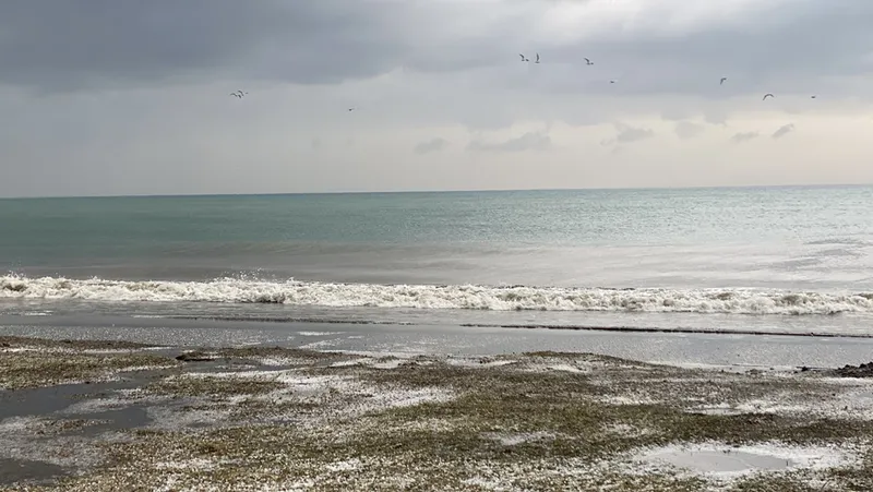 Hatay'da sağanak ve dolu etkili oldu 